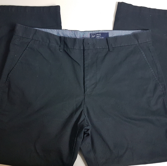 Gap Men's Khaki Straight fit pants(36x30) - Picture 2 of 4